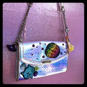 The don’t trip envelope purse